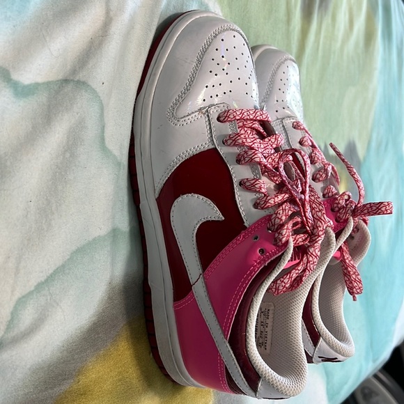 2007 Women’s Valentine’s Day Nike Dunks - Picture 10 of 10